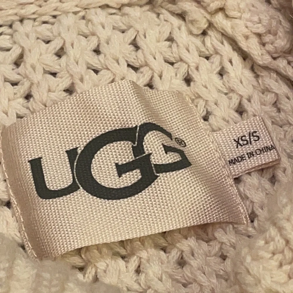 UGG Cream Sweater Cape Buttondown Poncho - Picture 7 of 13
